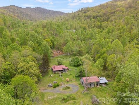 1108 Pine Root Branch Road Bakersville NC 28705