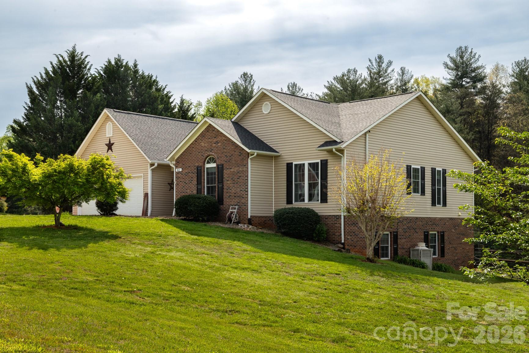 611 Briar Creek Drive North Wilkesboro NC 28659
