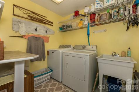 611 Briar Creek Drive North Wilkesboro NC 28659