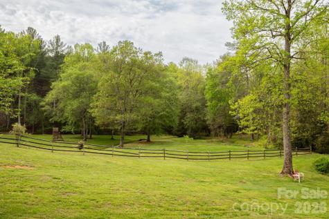 611 Briar Creek Drive North Wilkesboro NC 28659