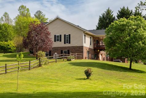 611 Briar Creek Drive North Wilkesboro NC 28659