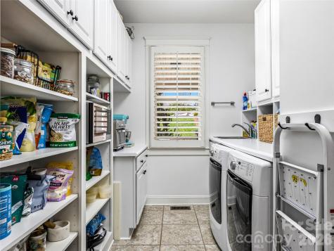 324 Fennel Dun Circle Biltmore Lake NC 28715