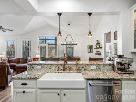 324 Fennel Dun Circle Biltmore Lake NC 28715