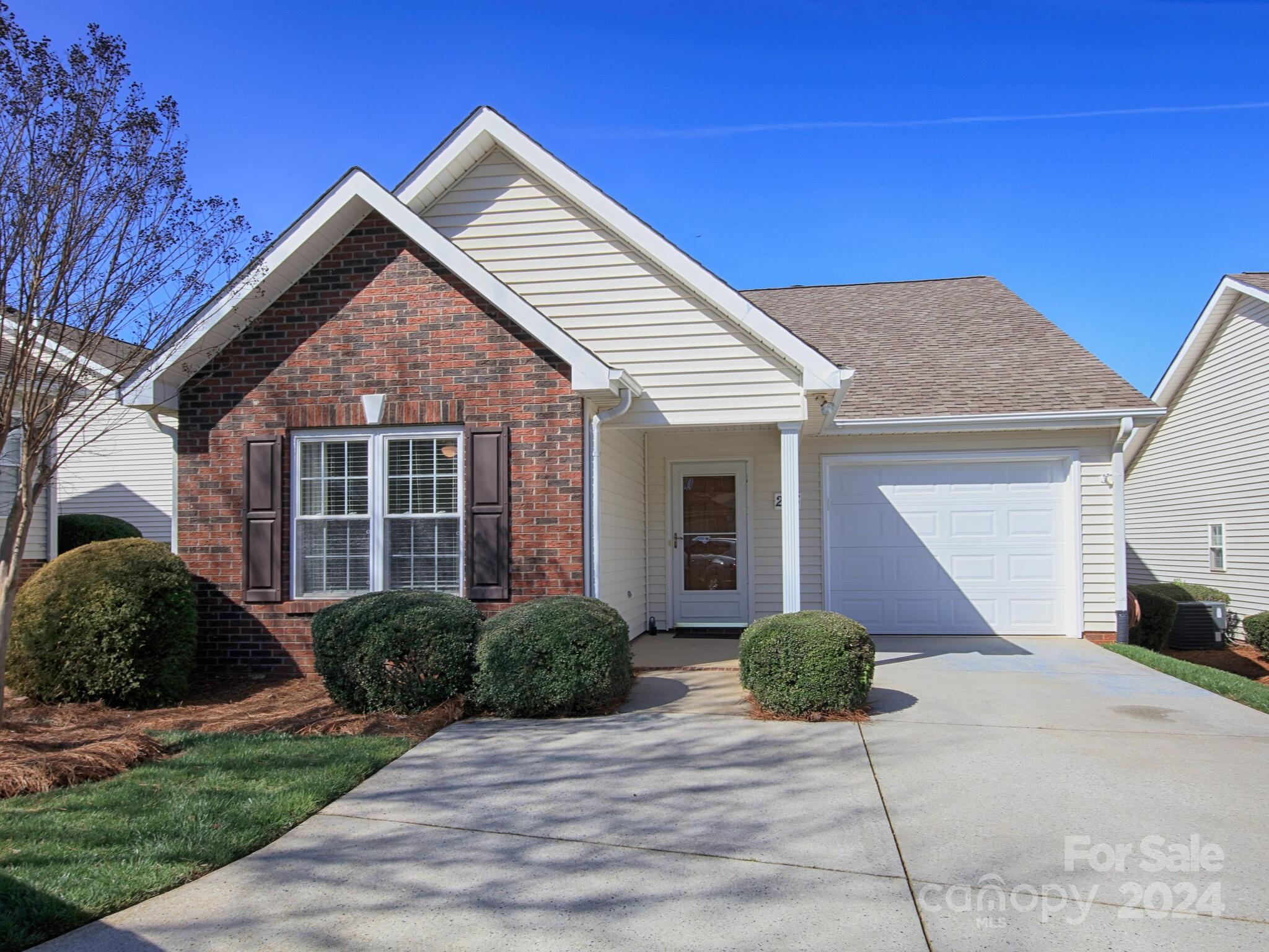 203 Oak Village Parkway Mooresville NC 28117