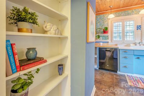 124 Evelyn Place Asheville NC 28801