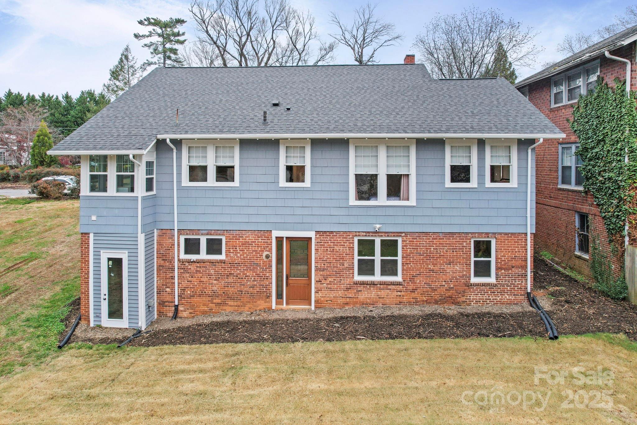 202 S Oak Street Statesville NC 28677