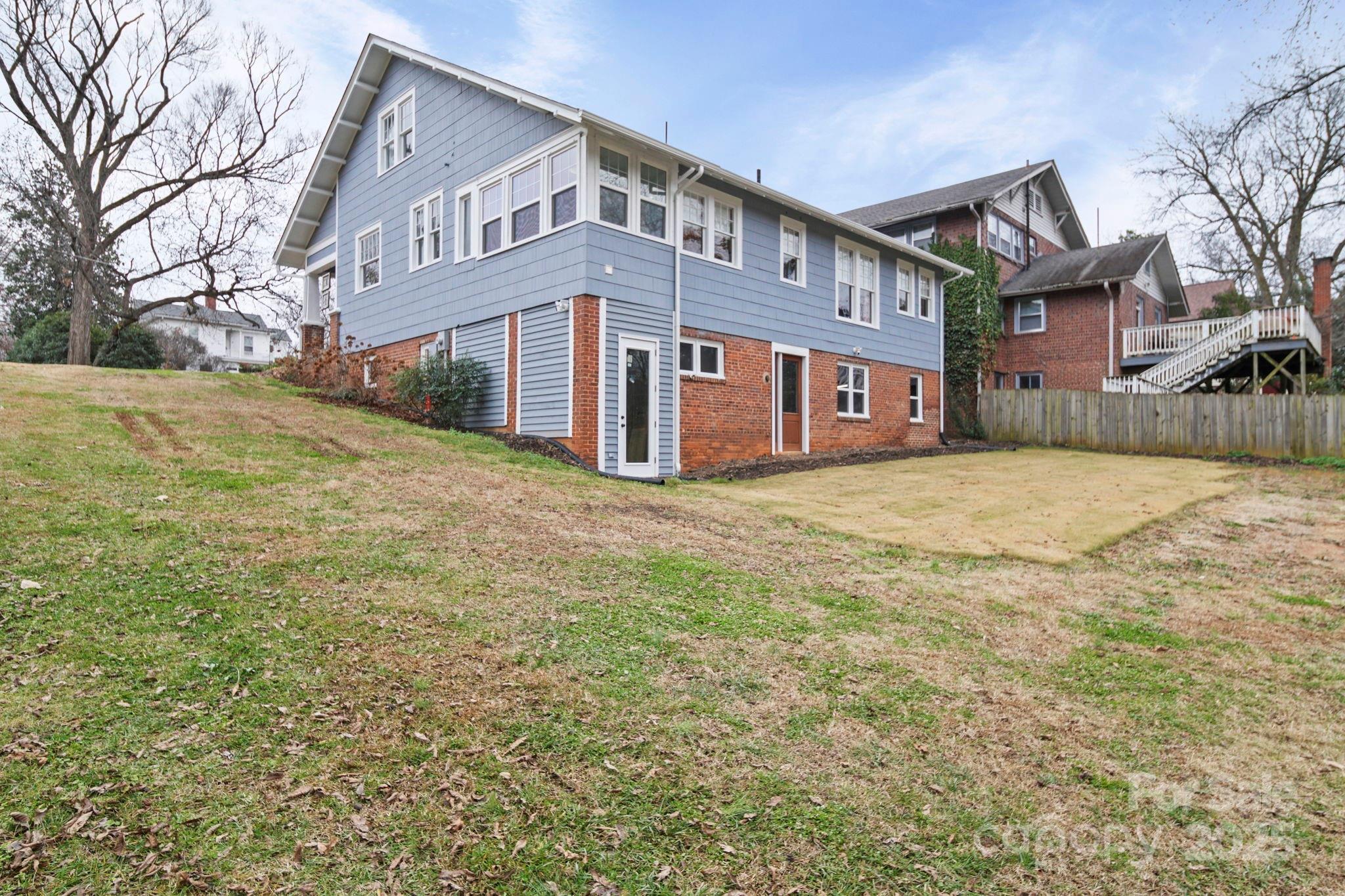 202 S Oak Street Statesville NC 28677