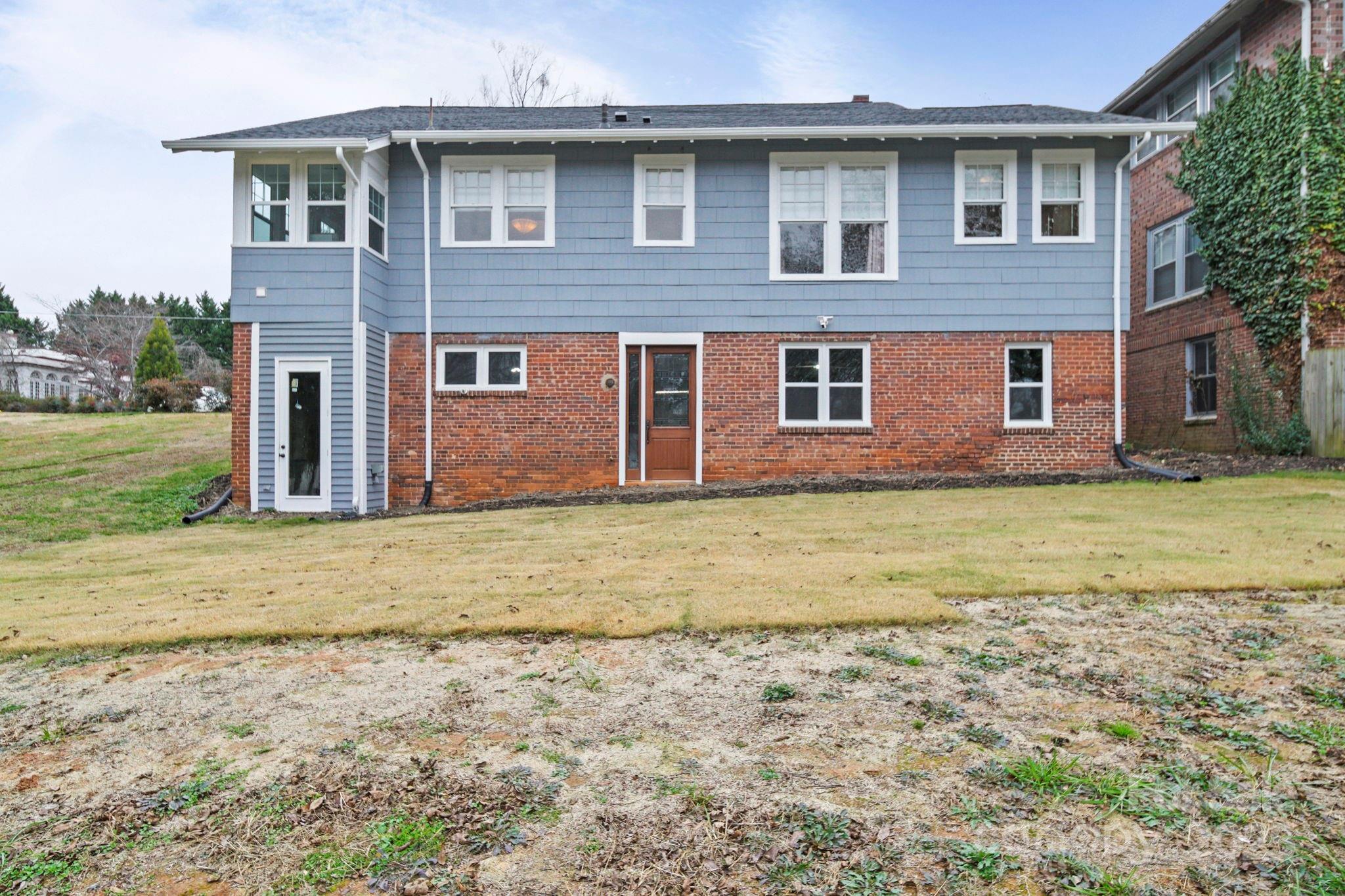 202 S Oak Street Statesville NC 28677
