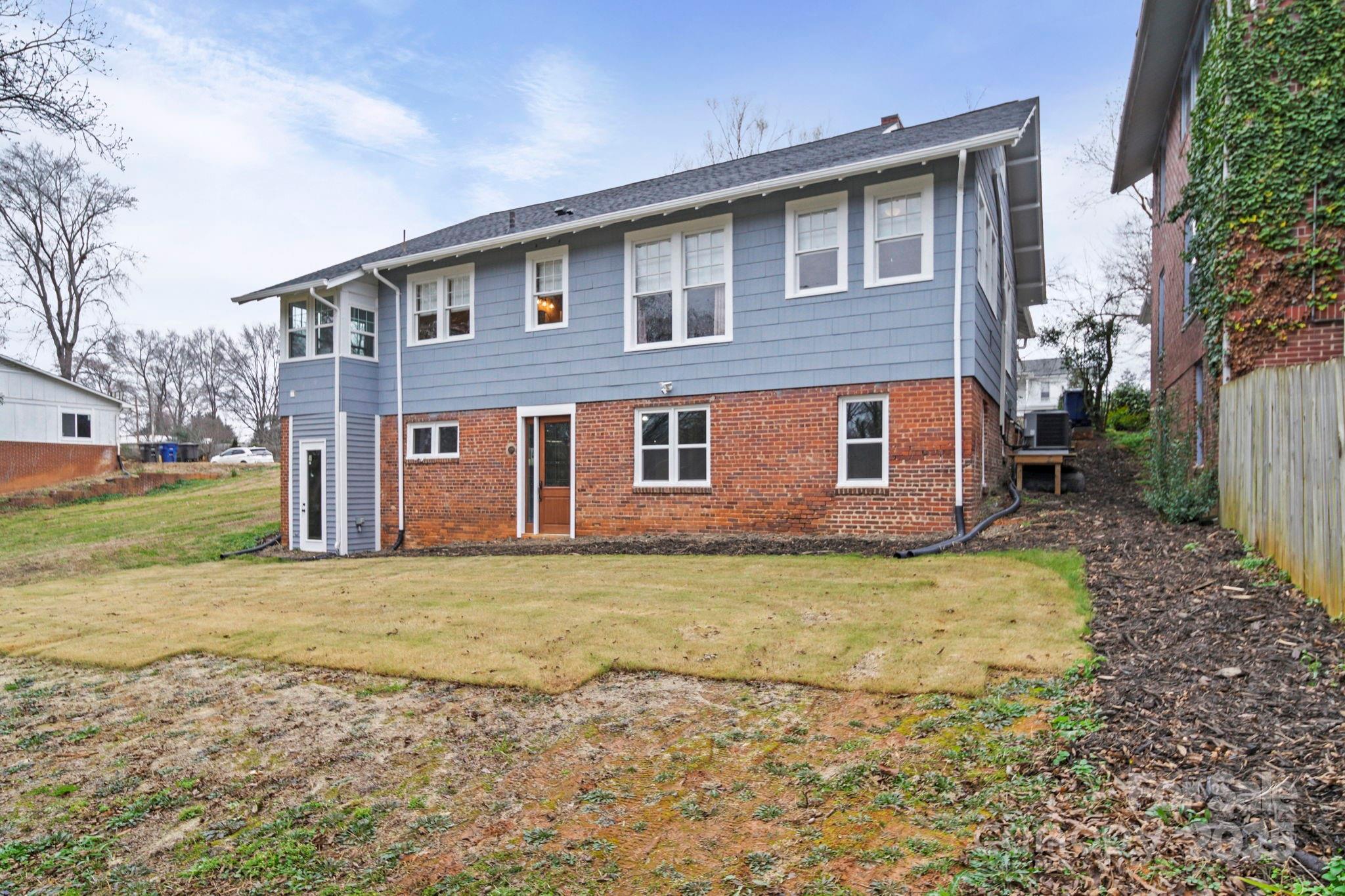 202 S Oak Street Statesville NC 28677
