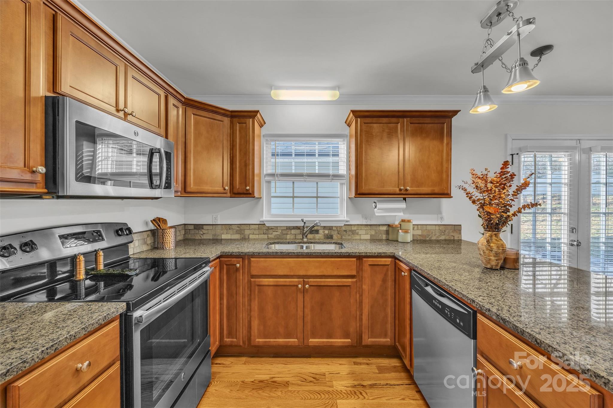 312 Oak Knoll Hildebran NC 28637
