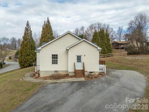 97 Meadowview Drive Saluda NC 28773