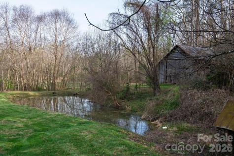 343 Hoyles Creek Road Dallas NC 28034