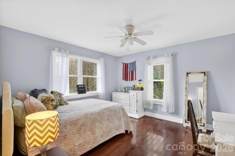 343 Hoyles Creek Road Dallas NC 28034