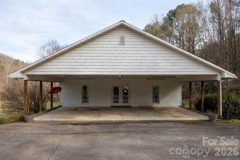 343 Hoyles Creek Road Dallas NC 28034