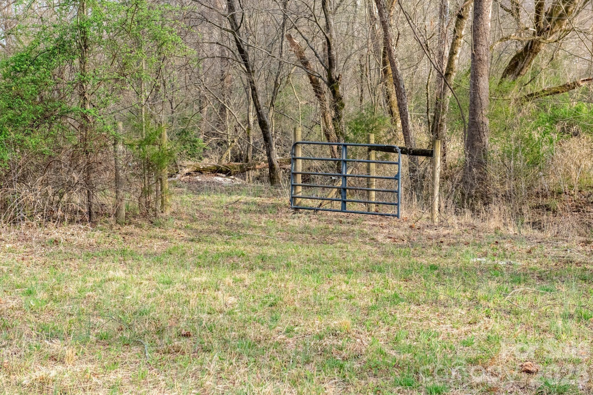 343 Hoyles Creek Road Dallas NC 28034