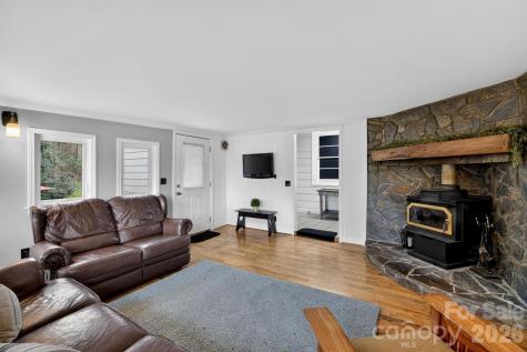343 Hoyles Creek Road Dallas NC 28034