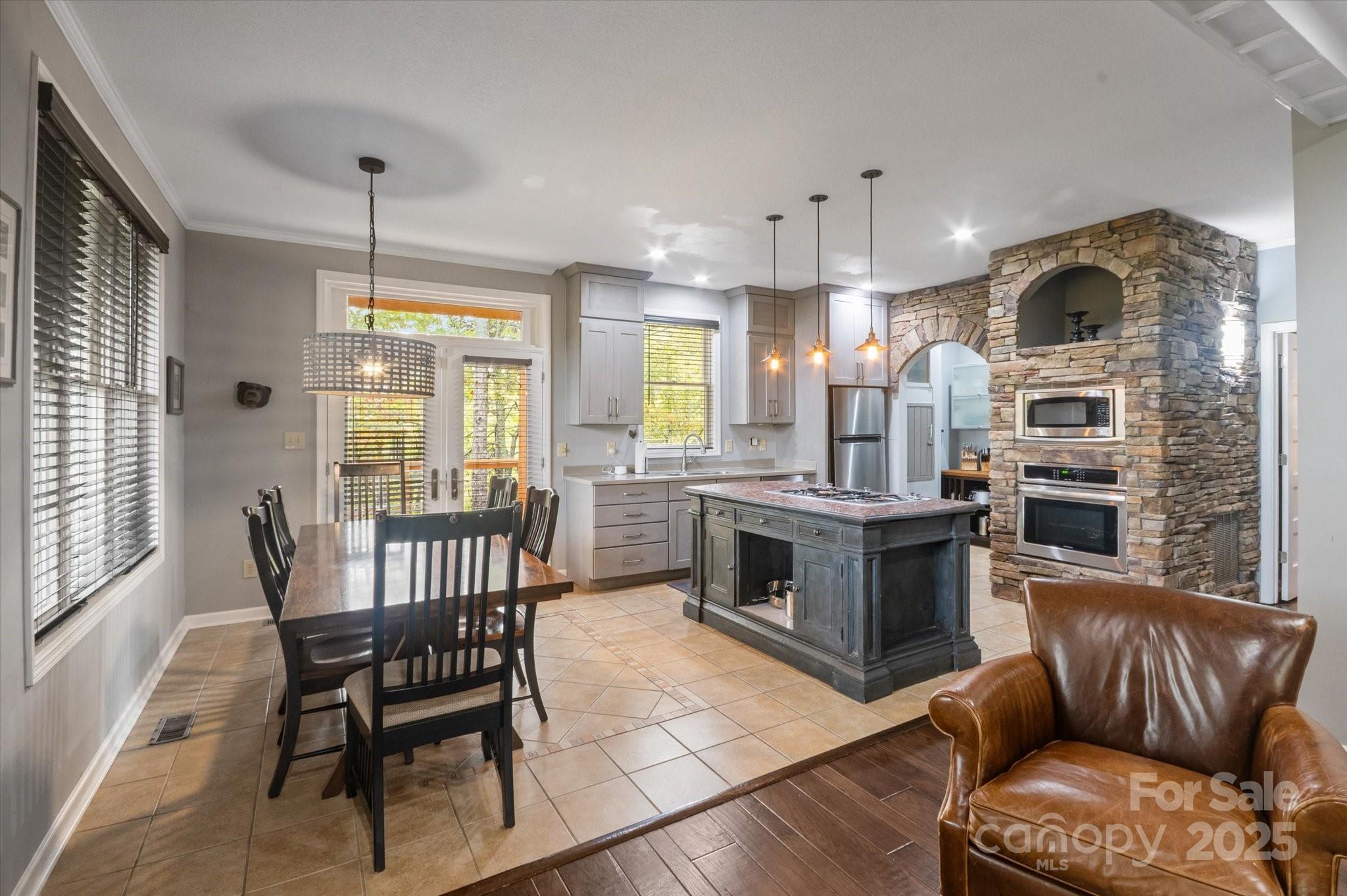 94 Davey Crockett Road Fairview NC 28730