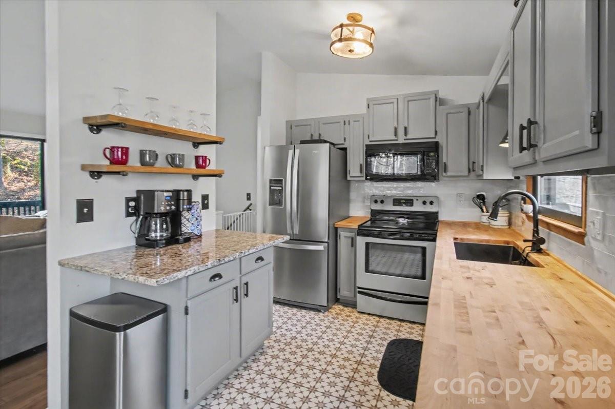 30 Whipporwill Drive Weaverville NC 28787