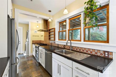 104 Rhododendron Avenue Black Mountain NC 28711