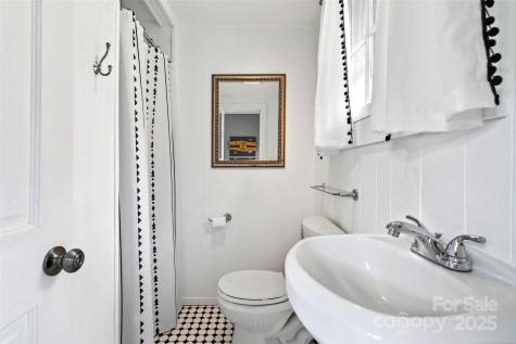 104 Rhododendron Avenue Black Mountain NC 28711