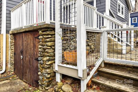 104 Rhododendron Avenue Black Mountain NC 28711