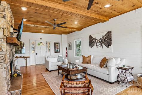 186 Cottage Lane Mars Hill NC 28754