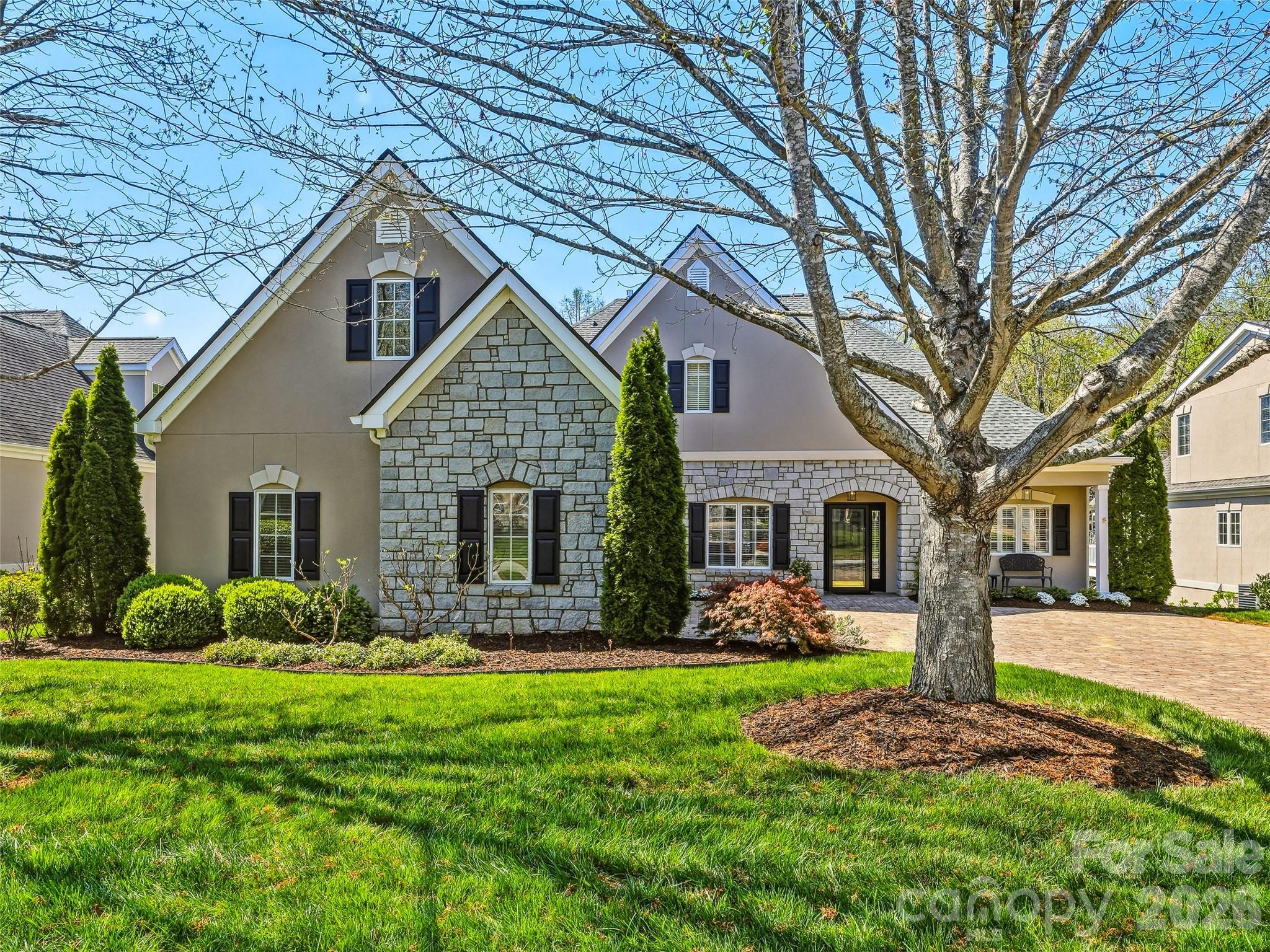 33 Tiverton Lane Asheville NC 28803