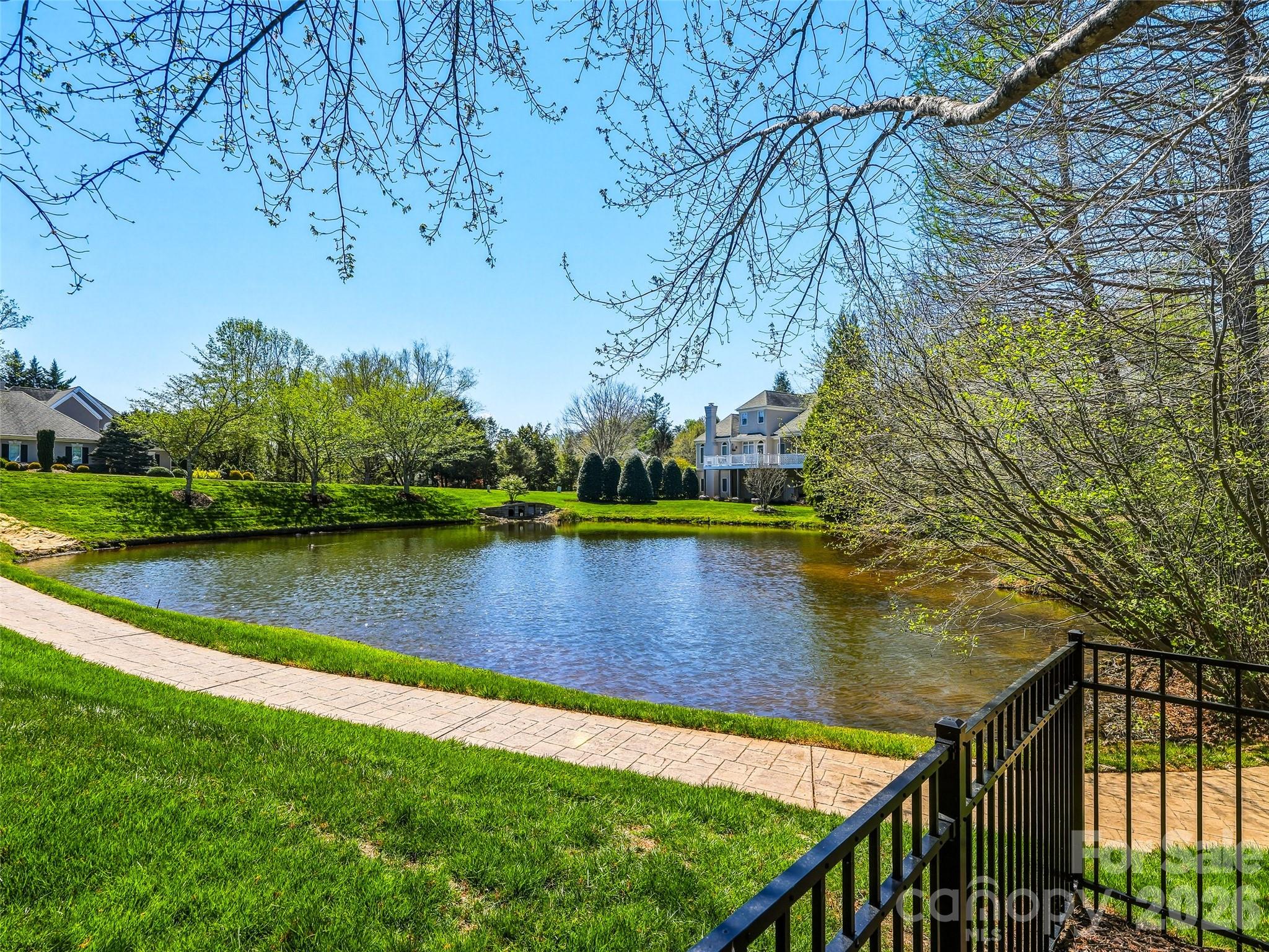 33 Tiverton Lane Asheville NC 28803