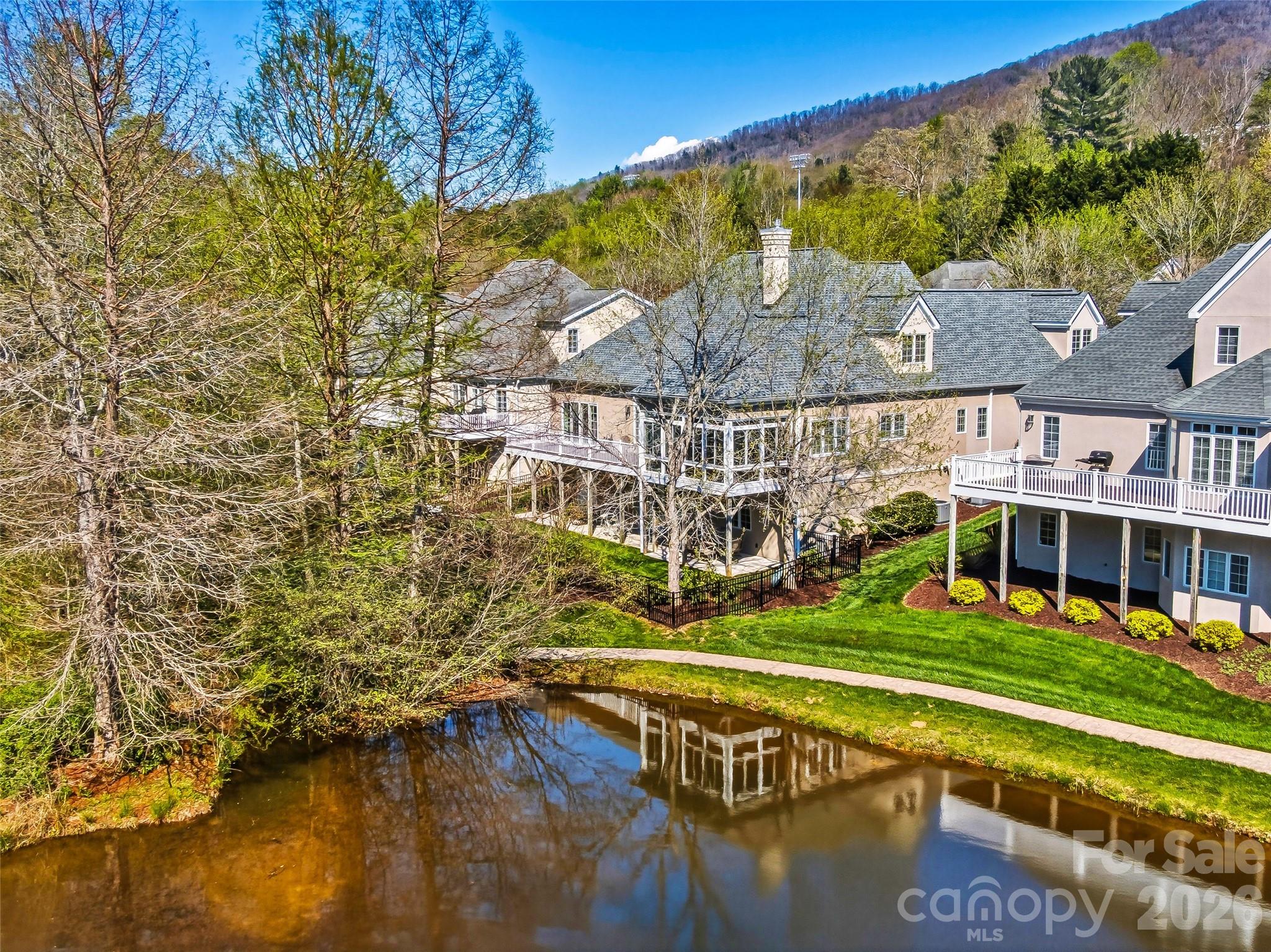 33 Tiverton Lane Asheville NC 28803