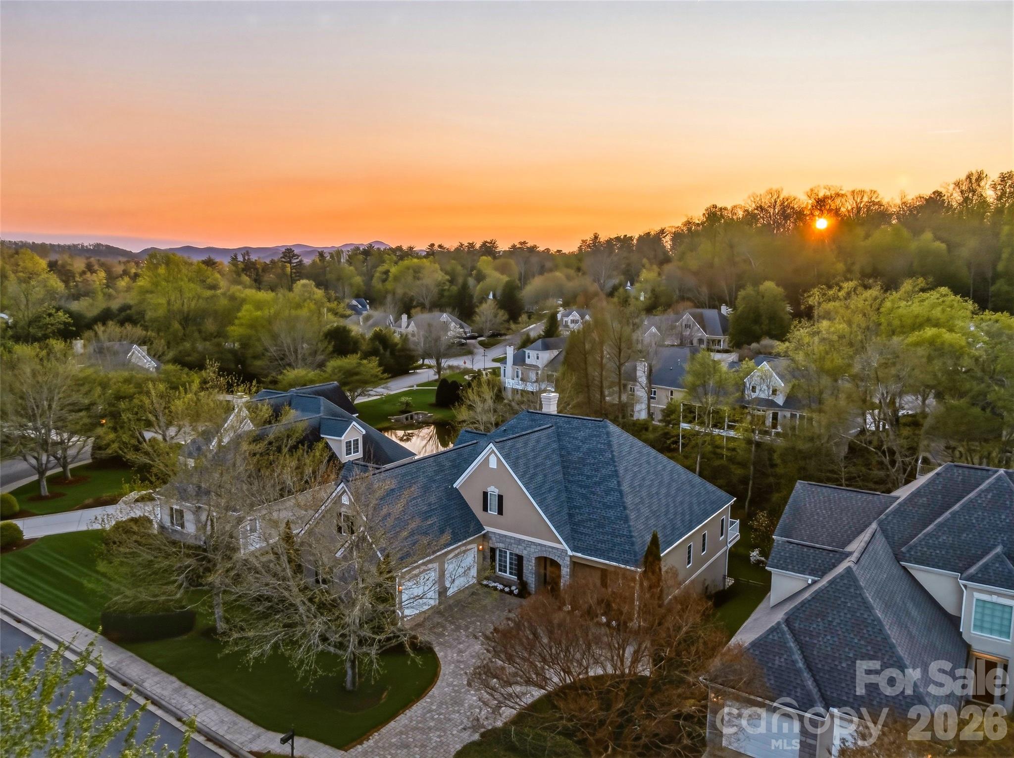 33 Tiverton Lane Asheville NC 28803
