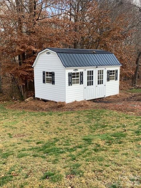 129 Walnut Avenue Yadkinville NC 27055