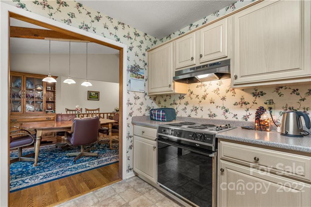 12 Glen Crest Drive Arden NC 28704