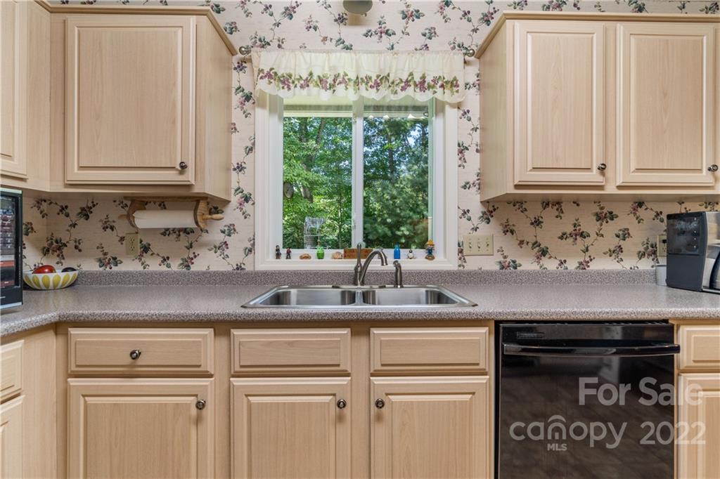12 Glen Crest Drive Arden NC 28704