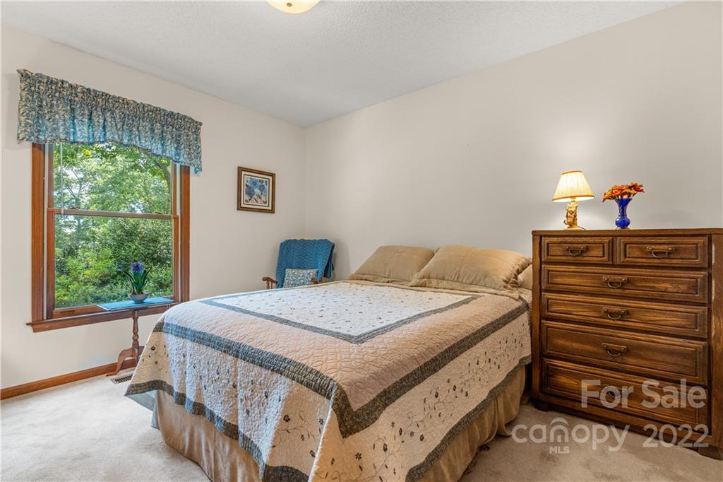 12 Glen Crest Drive Arden NC 28704