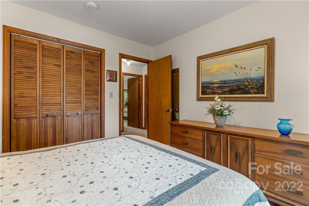 12 Glen Crest Drive Arden NC 28704