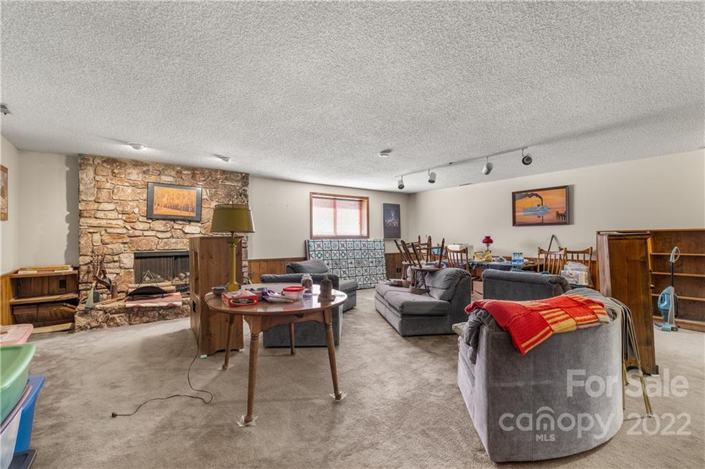 12 Glen Crest Drive Arden NC 28704