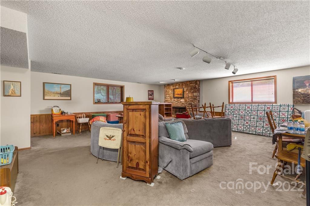12 Glen Crest Drive Arden NC 28704