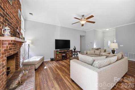 1814 Golden Heights Court Charlotte NC 28214