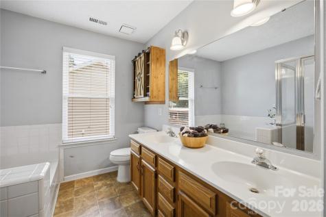 1814 Golden Heights Court Charlotte NC 28214
