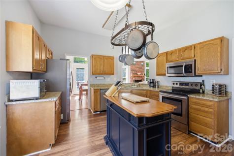 1814 Golden Heights Court Charlotte NC 28214