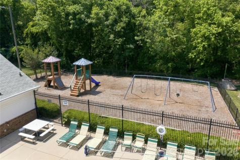 1814 Golden Heights Court Charlotte NC 28214