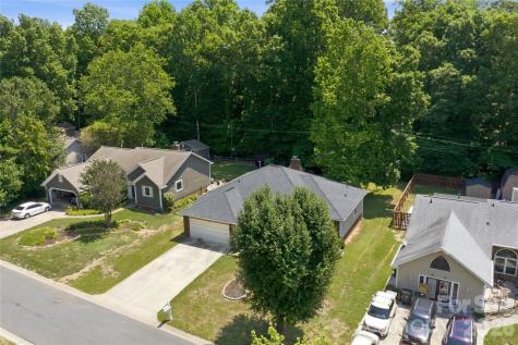 1814 Golden Heights Court Charlotte NC 28214