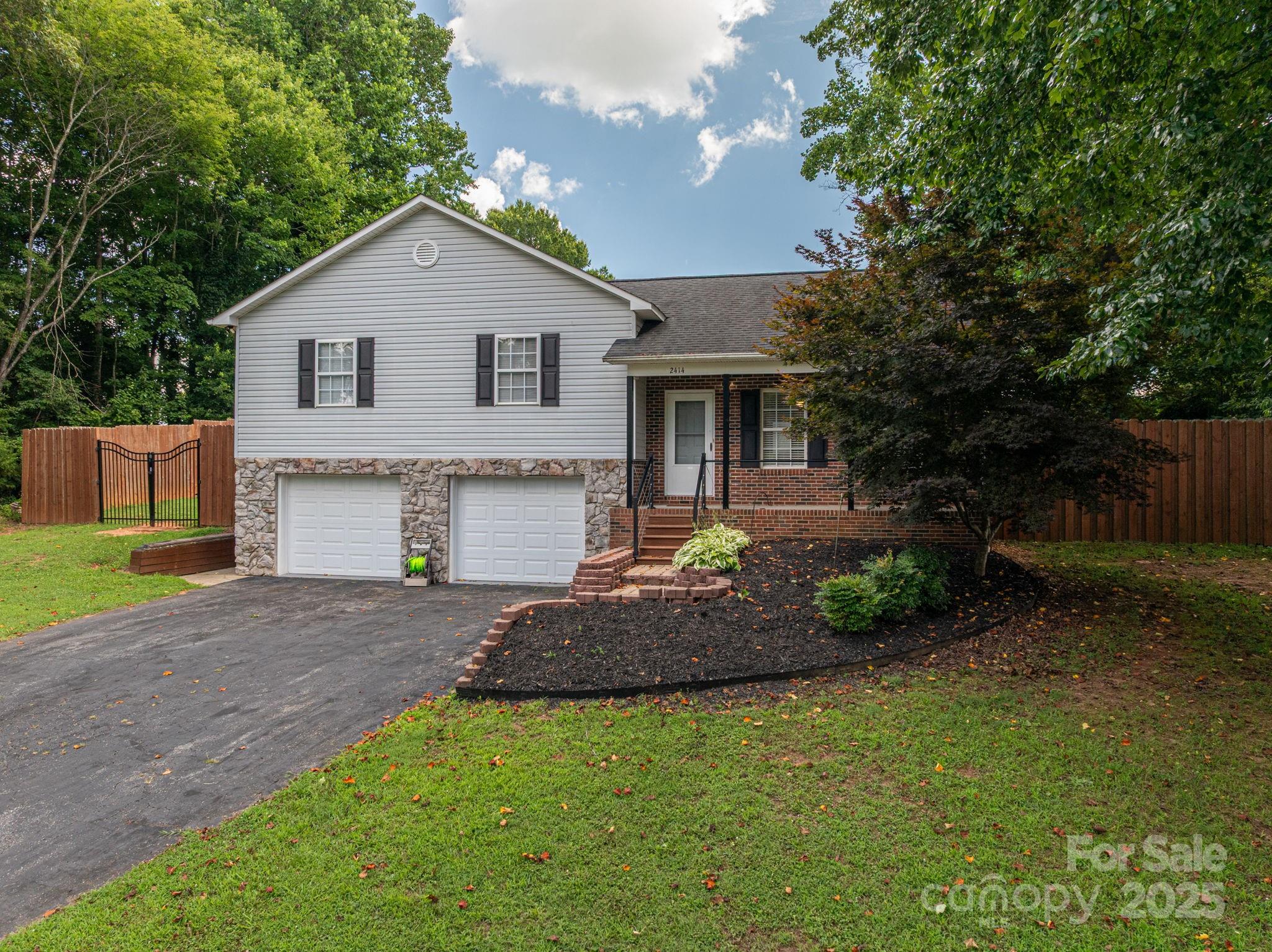 2414 22nd Street NE Hickory NC 28601