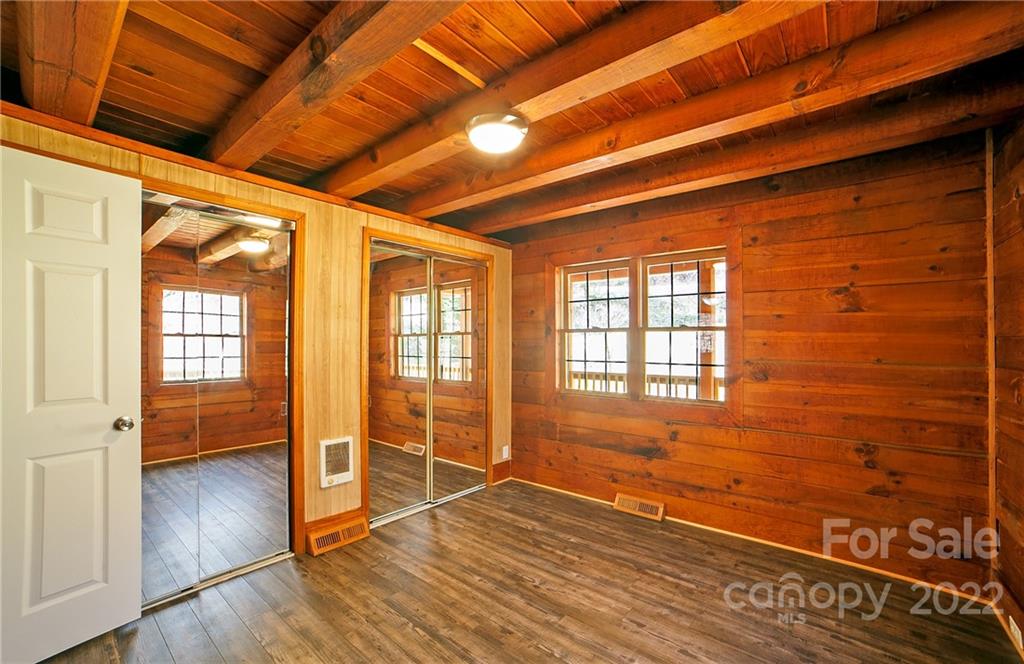 2614 Foster Creek Road Marshall NC 28753