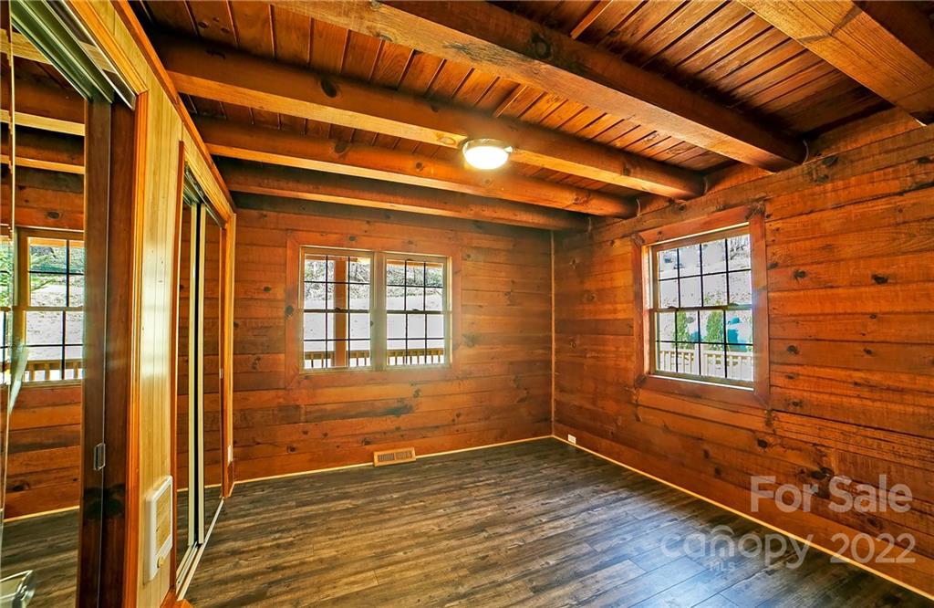 2614 Foster Creek Road Marshall NC 28753