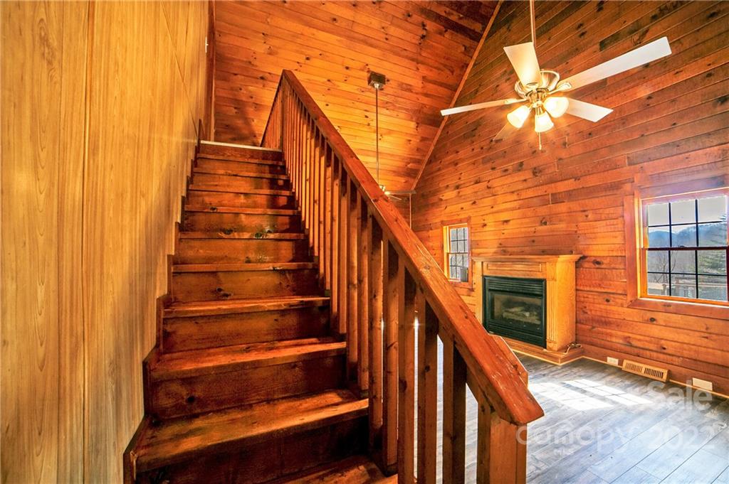 2614 Foster Creek Road Marshall NC 28753