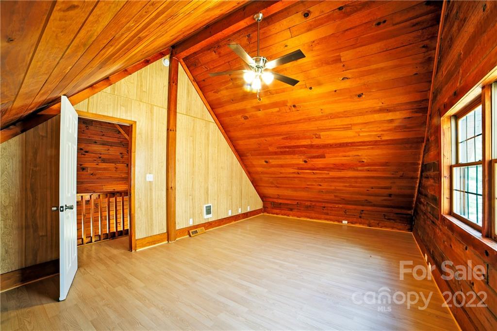 2614 Foster Creek Road Marshall NC 28753