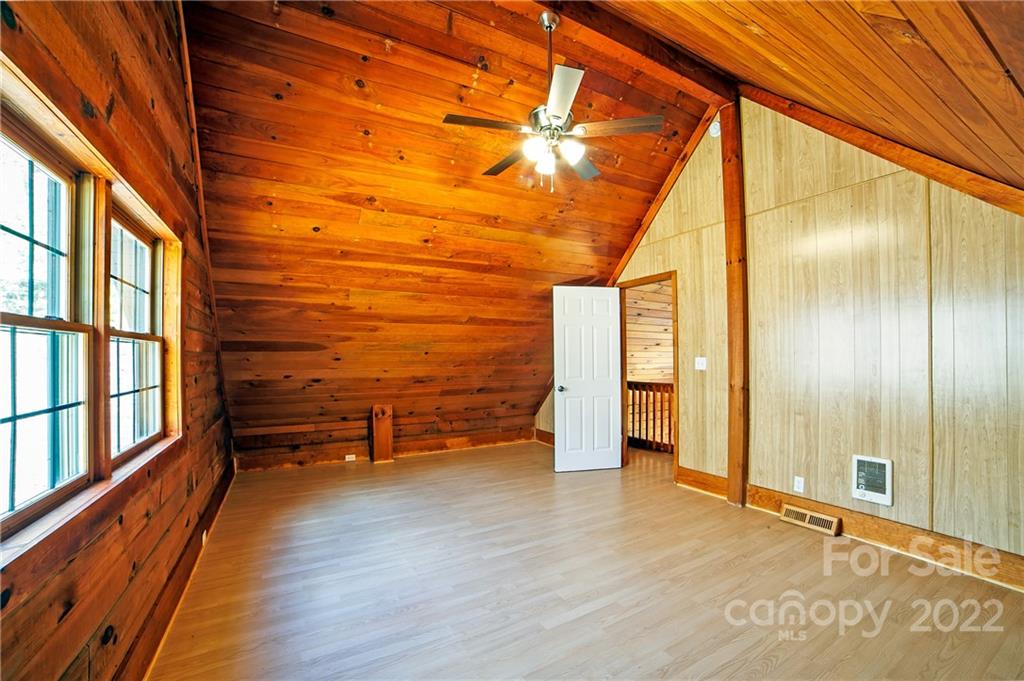 2614 Foster Creek Road Marshall NC 28753
