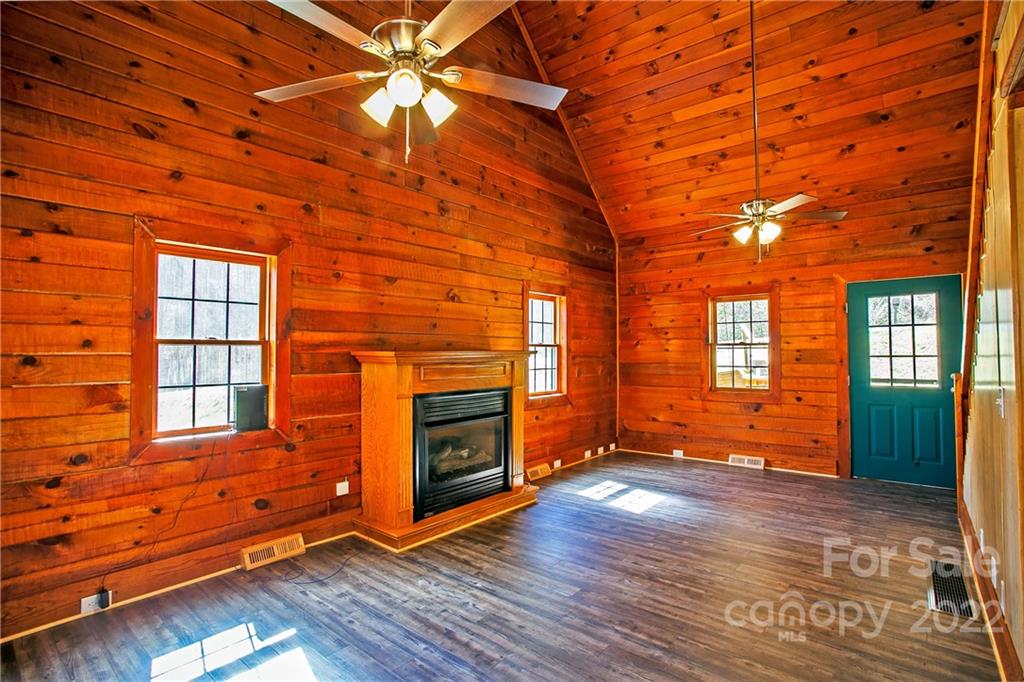 2614 Foster Creek Road Marshall NC 28753