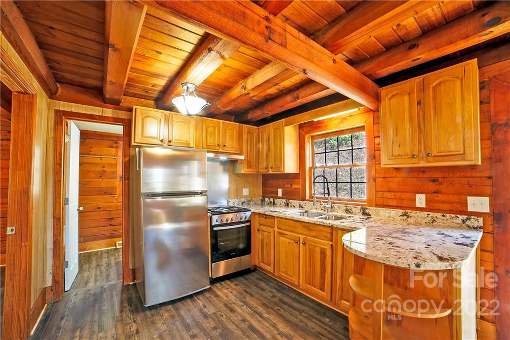 2614 Foster Creek Road Marshall NC 28753